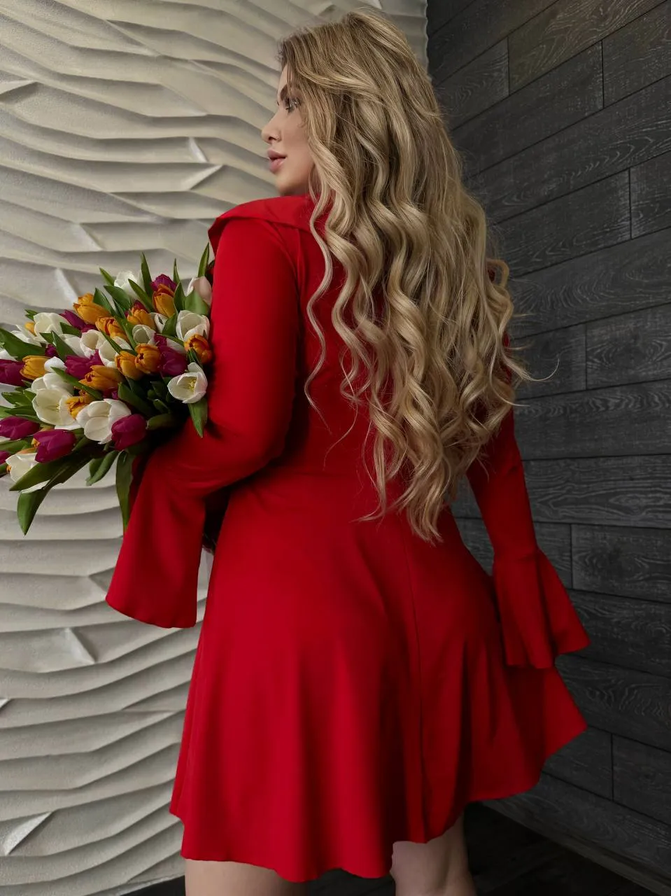 Dress with thin ties and ruffles