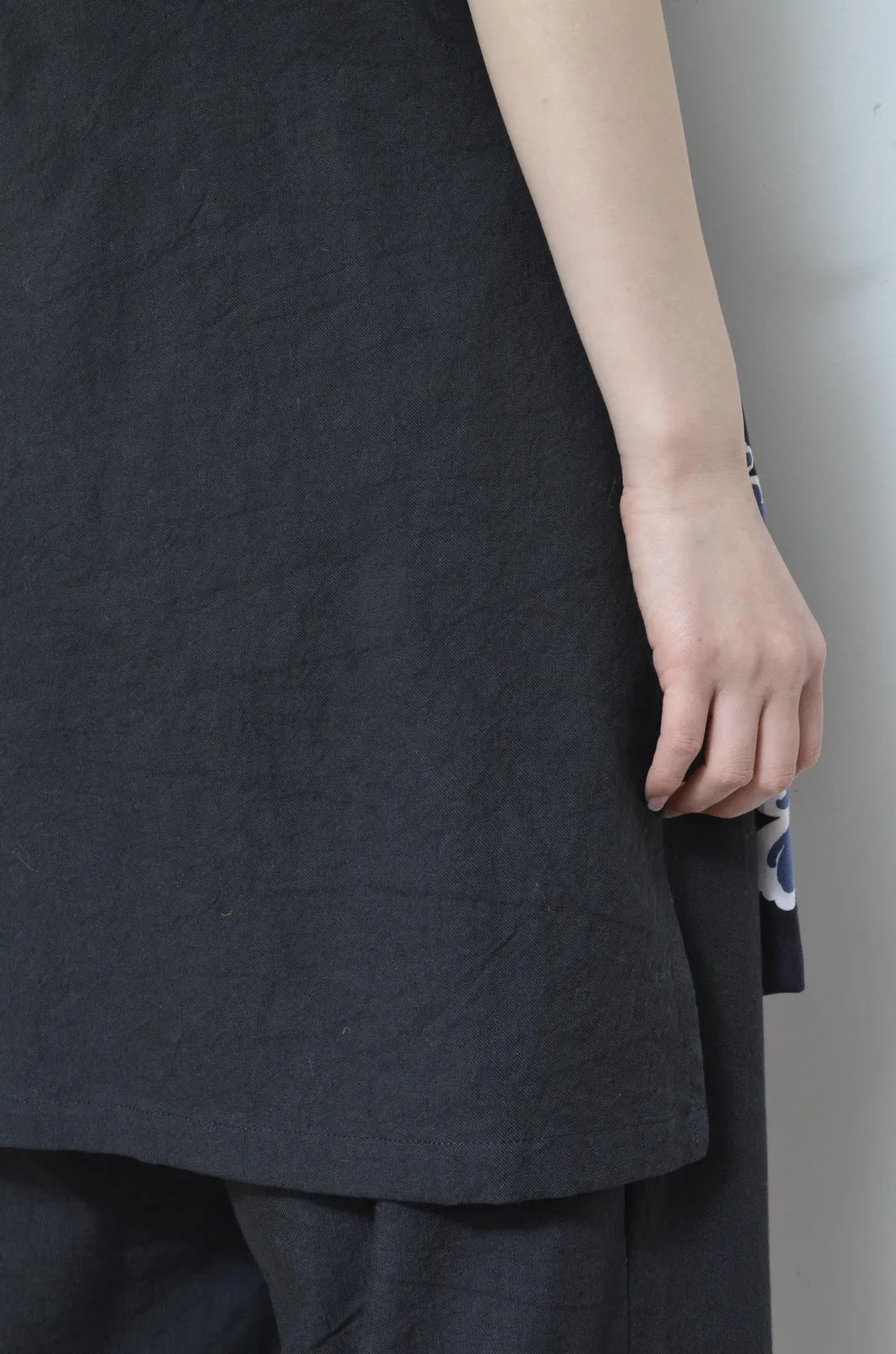 V-NECK TANK_LONG_LINEN 01/BLACK