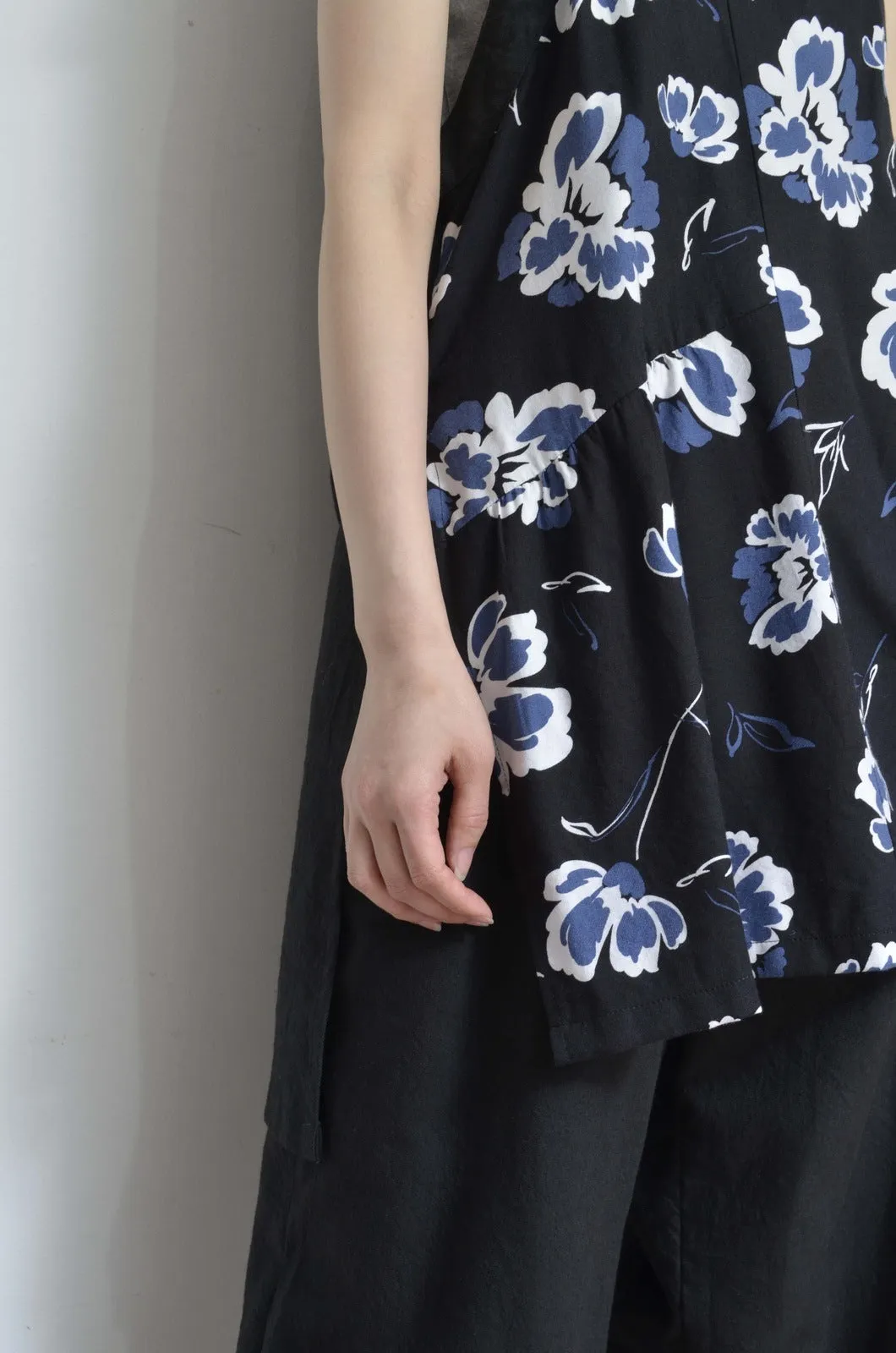 V-NECK TANK_LONG_LINEN 01/BLACK
